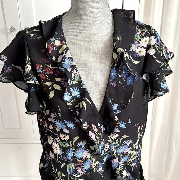 PARKER Floral Short Sleeve Ruffle Wrap Blouse, Size M - Picture 2 of 14